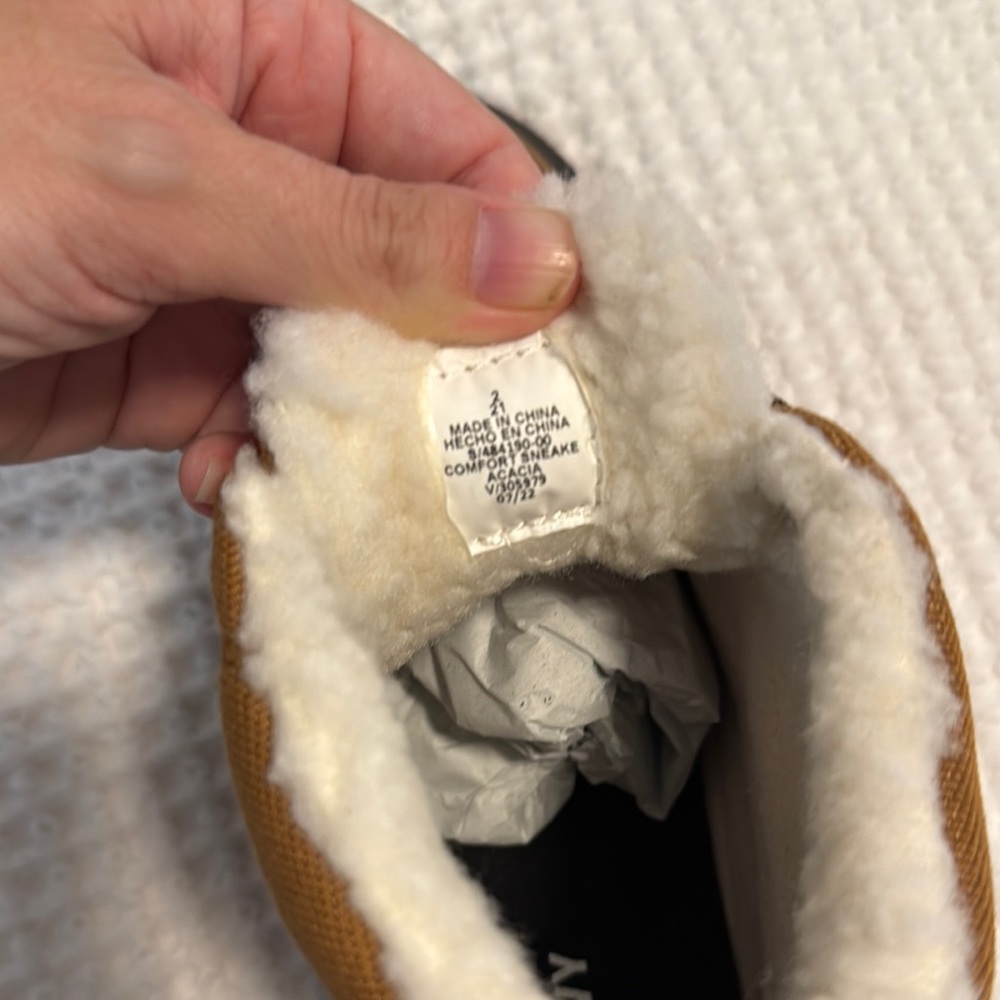 Old Navy Fur Lined High Top Sneakers/Boots - Picture 5 of 6